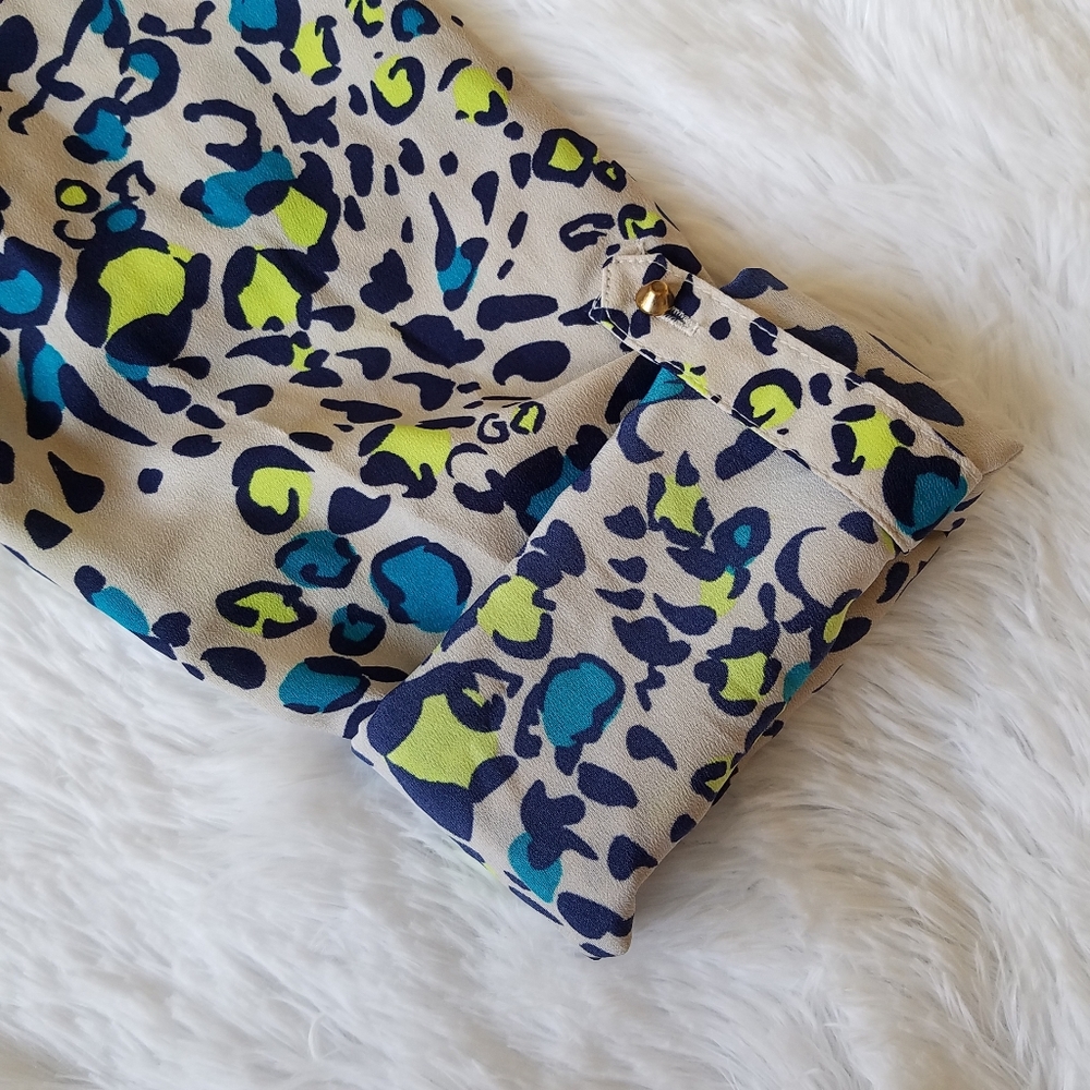 Ladies Medium Blouse Button Up Leopard Print - image 6